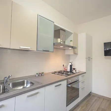 Apartment Lungomare 2 Minuti A Piedi Dalla Rosaria House